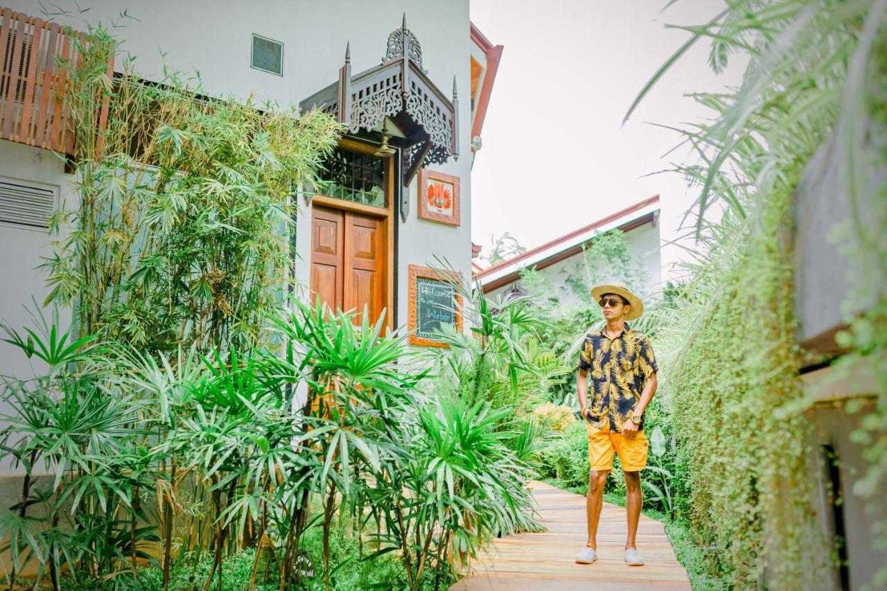 Hotel Waterland Negombo Esterno foto