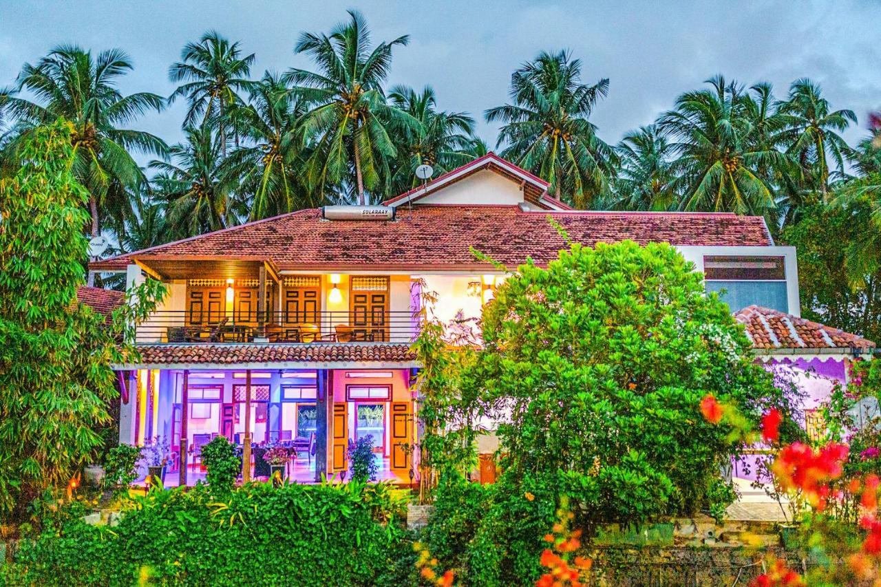 Hotel Waterland Negombo Esterno foto