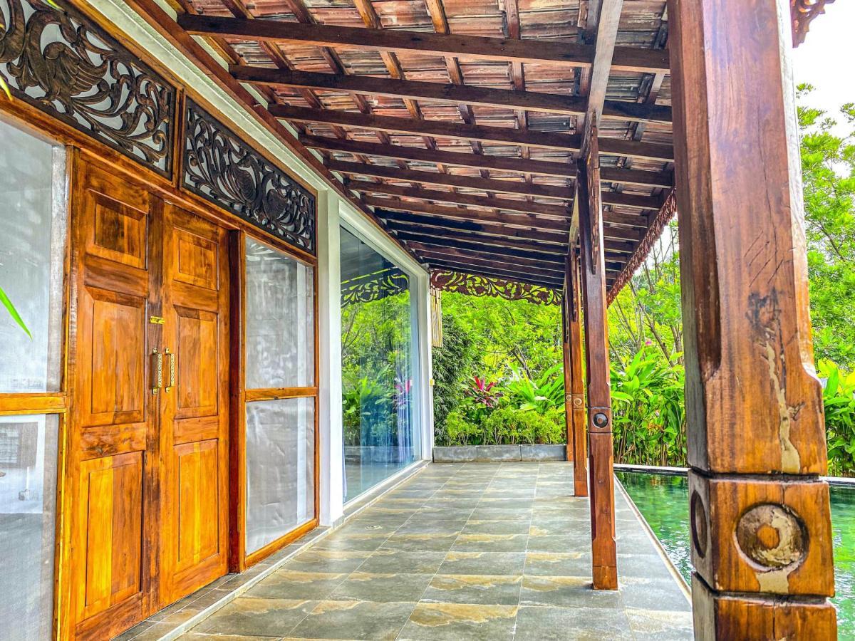 Hotel Waterland Negombo Esterno foto