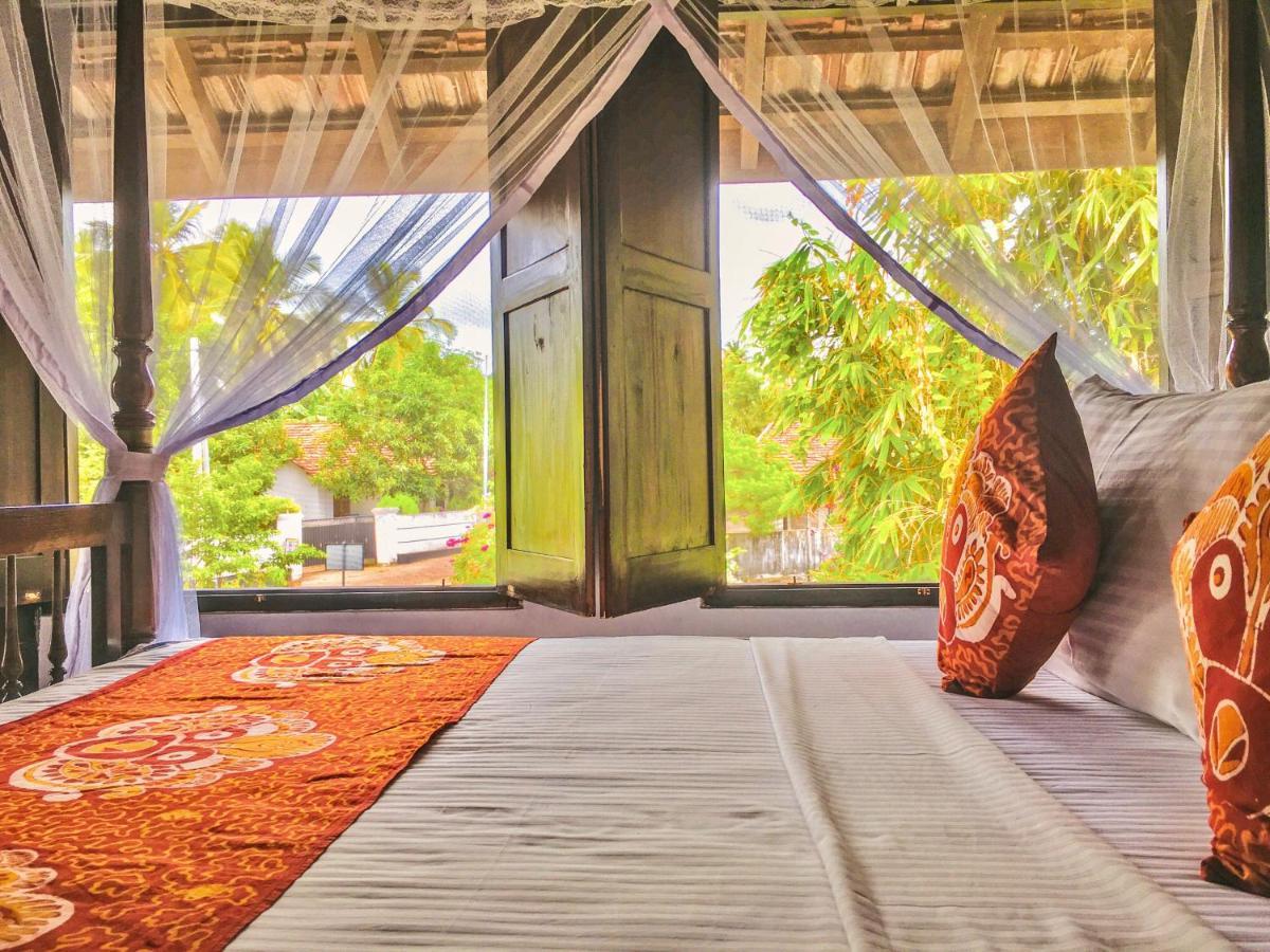 Hotel Waterland Negombo Esterno foto