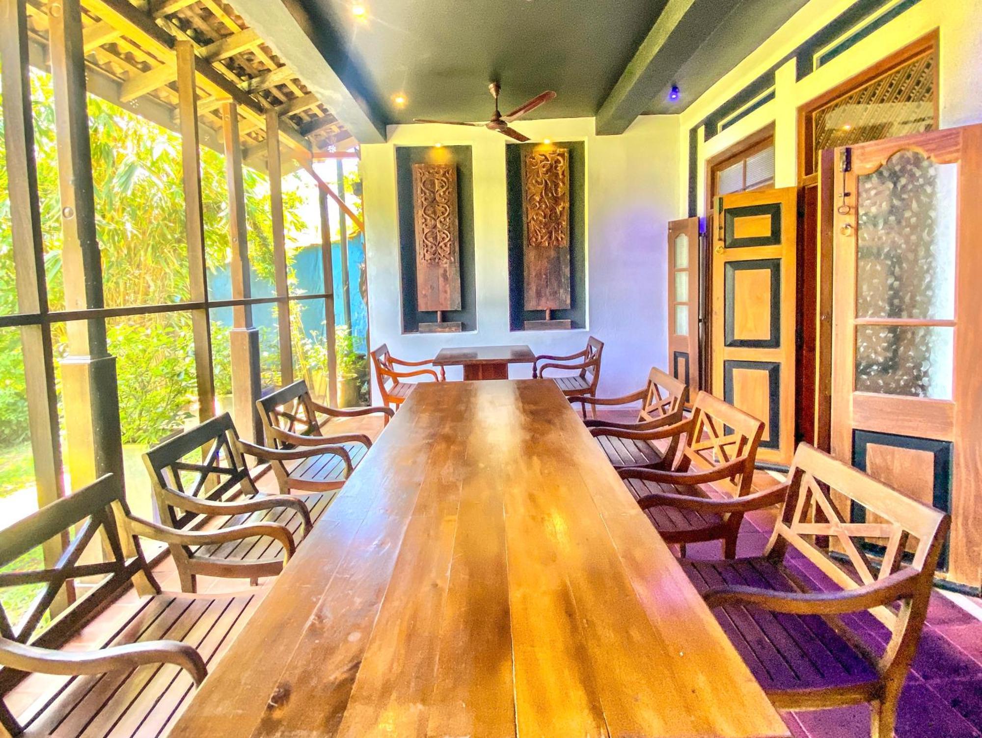 Hotel Waterland Negombo Esterno foto